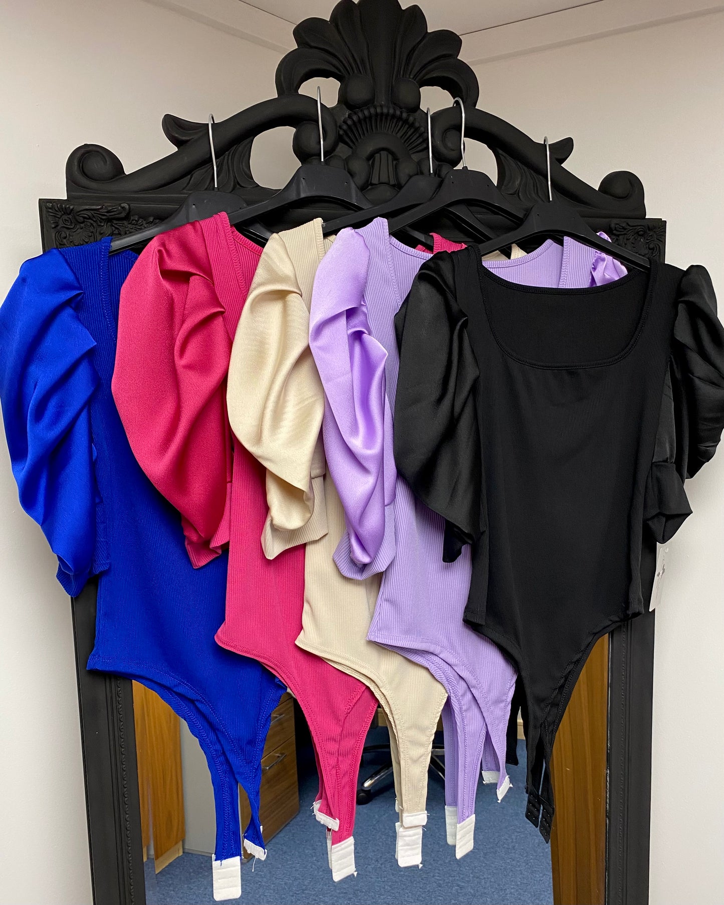 PUFF SATIN SLEEVE RIBBED BODYSUIT