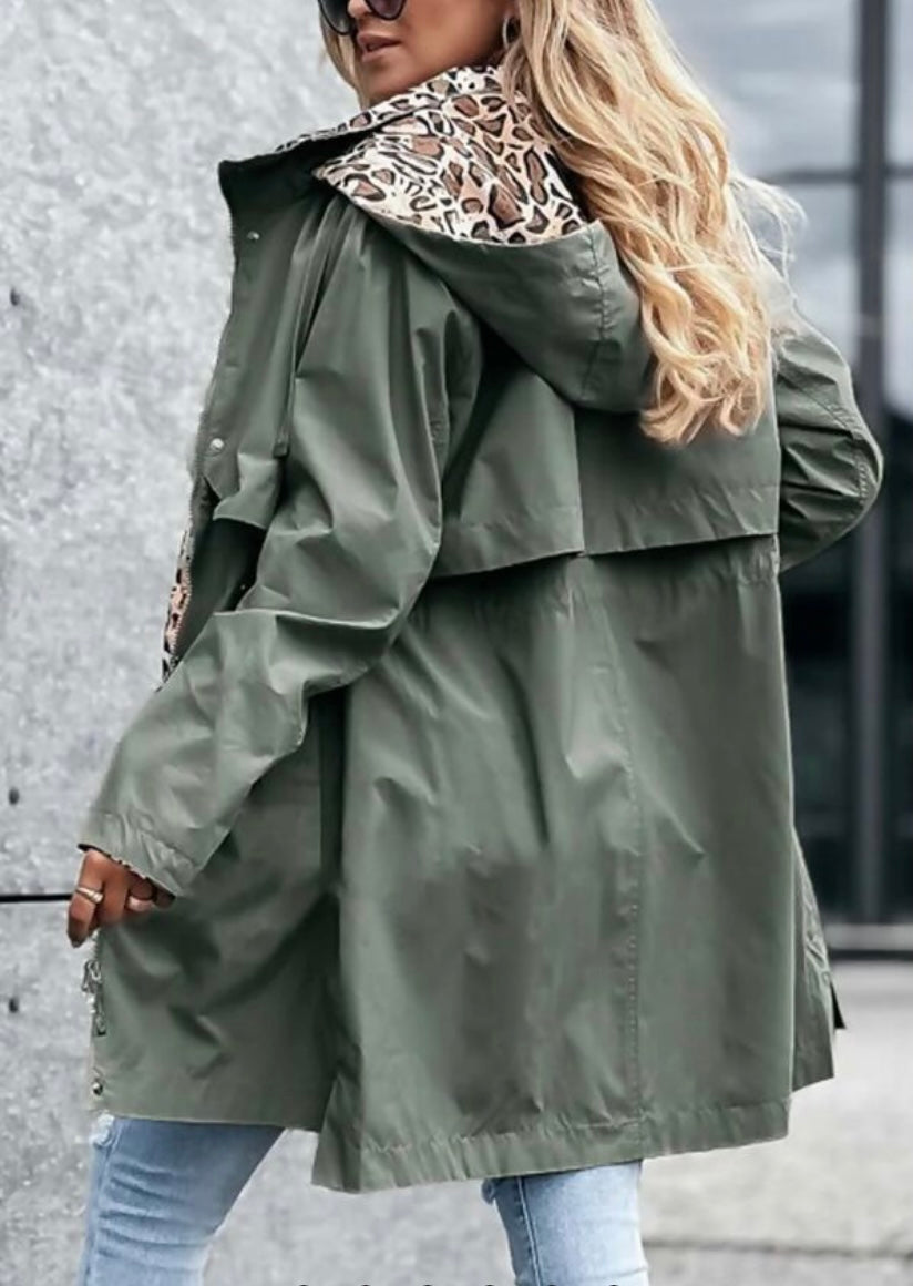 LEOPARD PATCH REVERSIBLE
WINDBREAKER JACKET-KHAKI