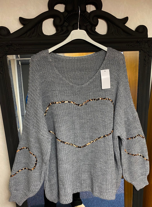 ITALIAN OVERSIZED ANIMAL PRINT HEART OUTLINE JUMPER - GREY