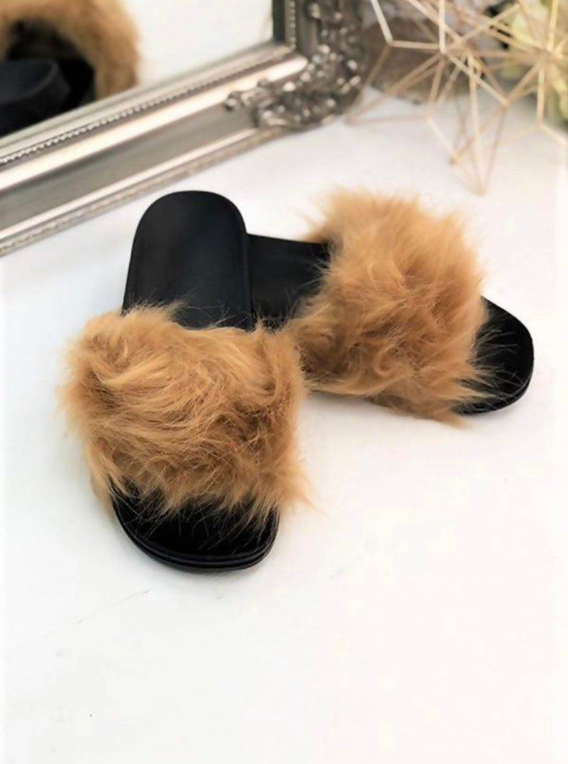 MOCHA FLUFFY FUR SLIDERS