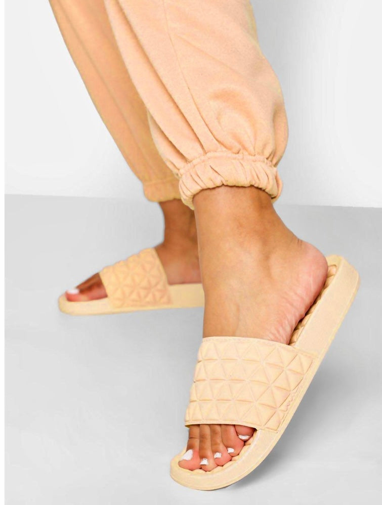 PYRAMID PADDED SLIDERS