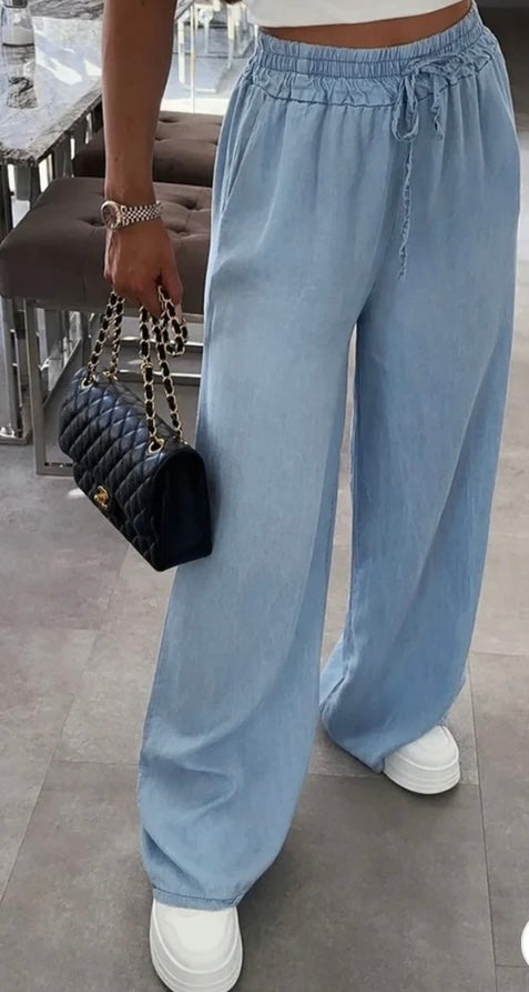 ZARINA WIDE LEG POCKET DETAIL
TROUSERS-LIGHT BLUE