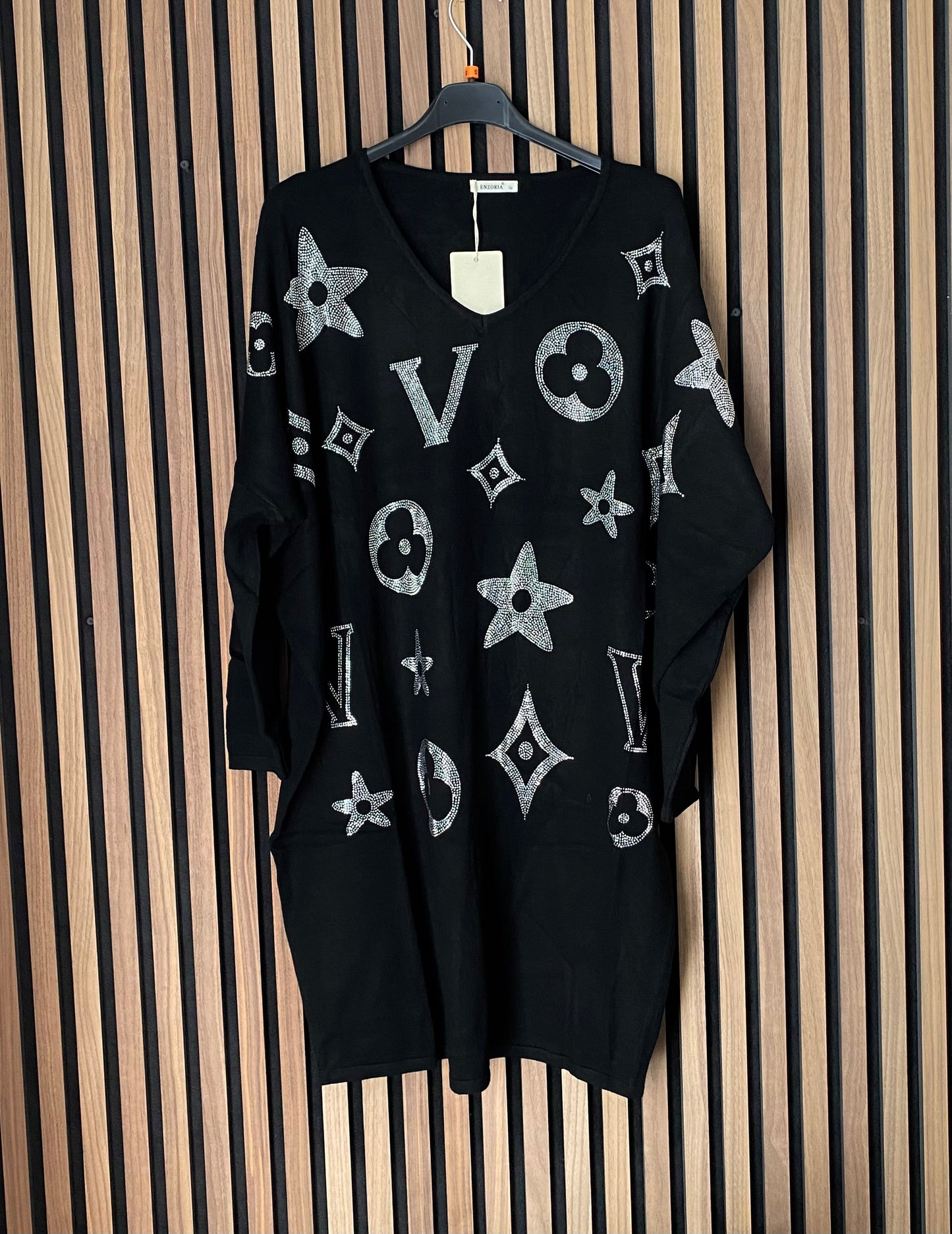 LOGO EMBELISHED LONGLINE JUMPER -BLACK
